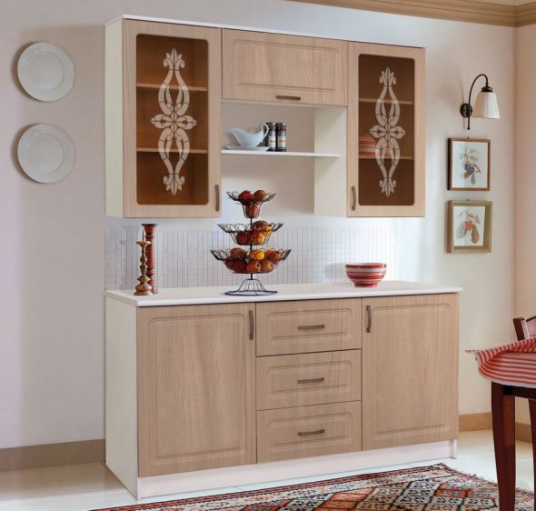 credenza in truciolare in cucina
