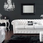interno bianco e nero della sala