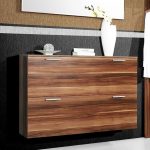 scarpiera in legno per il corridoio
