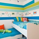 letto estraibile per bambini in camera da letto luminosa