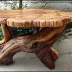 tavolo di design in legno naturale