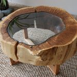tavolo di design in legno e vetro
