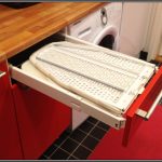 asse da stiro in cucina