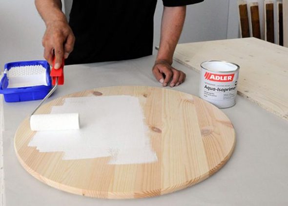 primerizzazione di mobili in legno