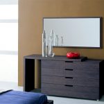 dipingere una cassettiera