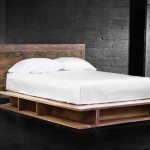 letto in legno grezzo
