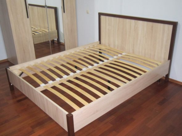 letto con doghe