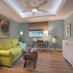 decorare un soggiorno stretto e lungo