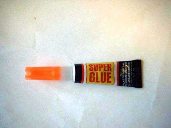 creatore della super colla
