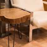 tavolo ricavato da un taglio di legno