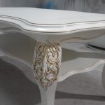 rinnovare un tavolo con patina dorata