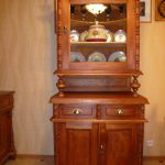 Credenze in legno per piatti