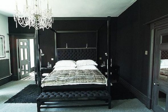 Interno della camera da letto nera