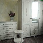 Decoupage di un mobile laccato
