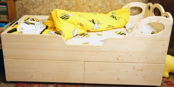Letto per bambini fai da te in legno
