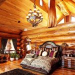 foto di letto in legno massello