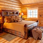 letto in legno massello in foto d'interni