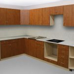 Cucina con facciate in truciolare laminato