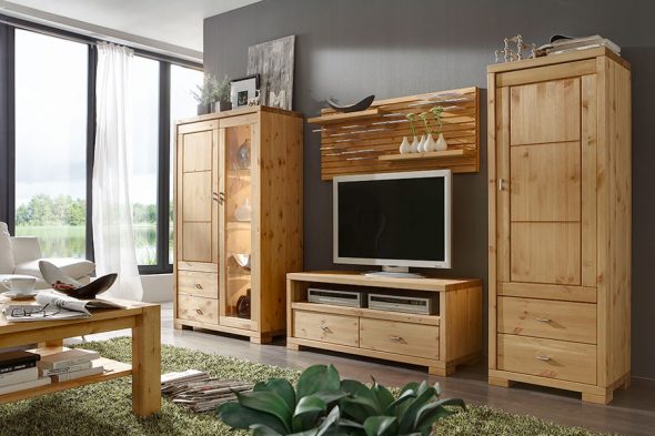 Mobili in legno naturale