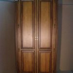 Mobili in legno naturale foto