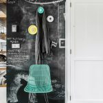appendiabiti da parete all'interno