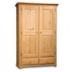 Armadio in legno naturale