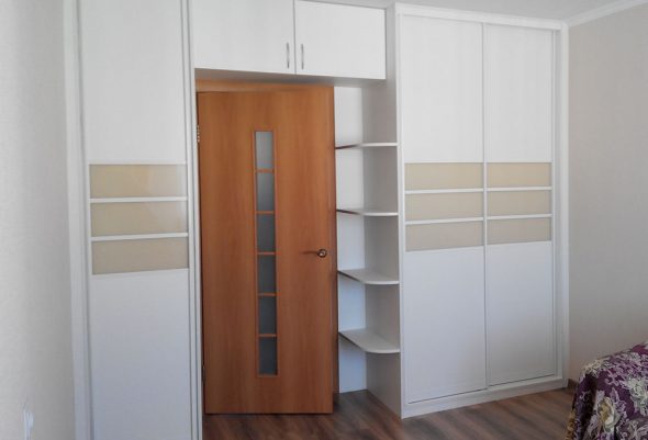 Armadio ad arco bianco