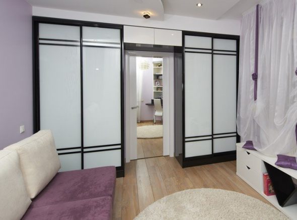 Foto dell'armadio sulla porta