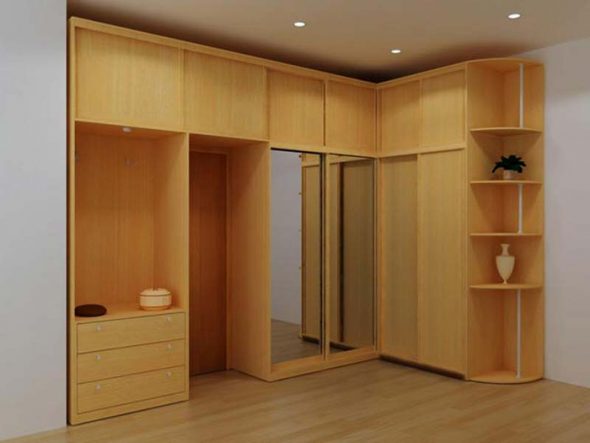 Mobiletto attorno alla porta