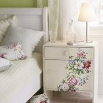 ed ecco come appare il decoupage in stile provenzale sui mobili