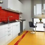 set da cucina bianco con rosso