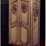 decorare un mobile con il decoupage
