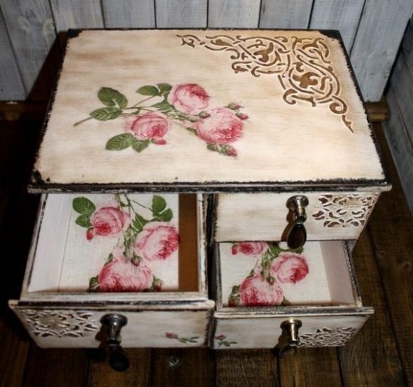 cassettiera decoupage