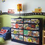 camera da letto del ragazzo realizzata con il decoupage