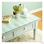 tavolo decoupage con carta da parati e vetro