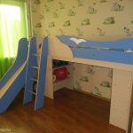 letto a soppalco per bambini con scivolo per scolari