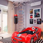 lettino per bambini auto rossa