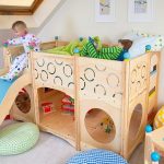 letto per bambini con design a scivolo