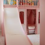 letto per bambini con scivolo all'interno