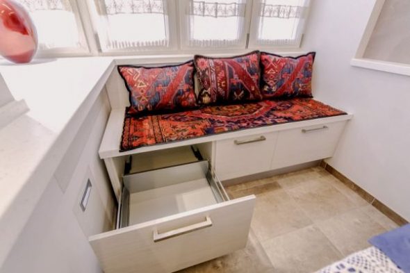 divano di design da cucina con cassetti