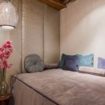 mobili in pelle scamosciata all'interno