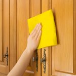 eliminare l'odore di mobili nuovi in ​​cucina
