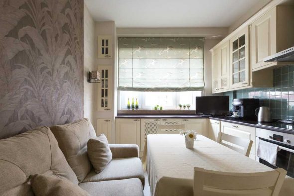 cucina con divano 10 mq