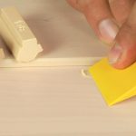 cera per mobili di colore chiaro