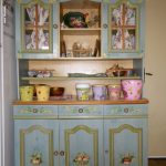 restauro di vecchi mobili decoupage