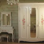 decoupage dell'armadio