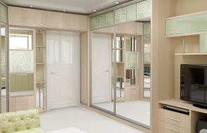 mobiletto attorno alla porta