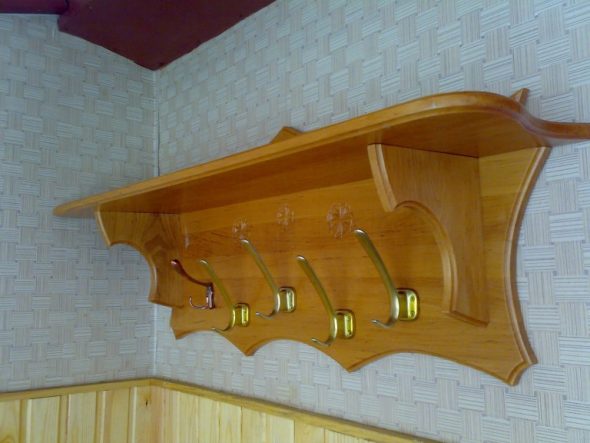 gruccia di legno