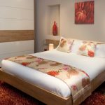 armadio a muro in camera da letto in stile moderno