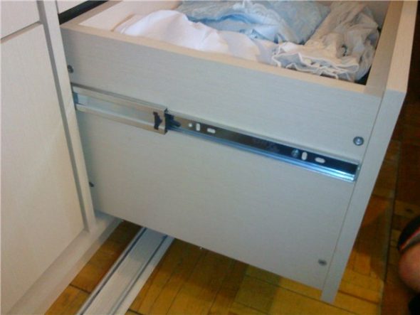 sistemi retrattili con cuscinetti a sfera